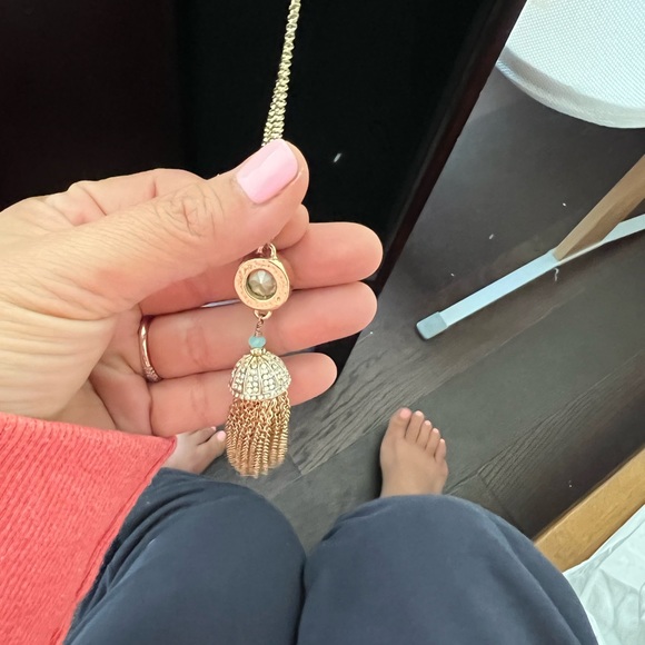 Long chain necklace with metal tassel and turquoise crystal - Picture 4 of 5
